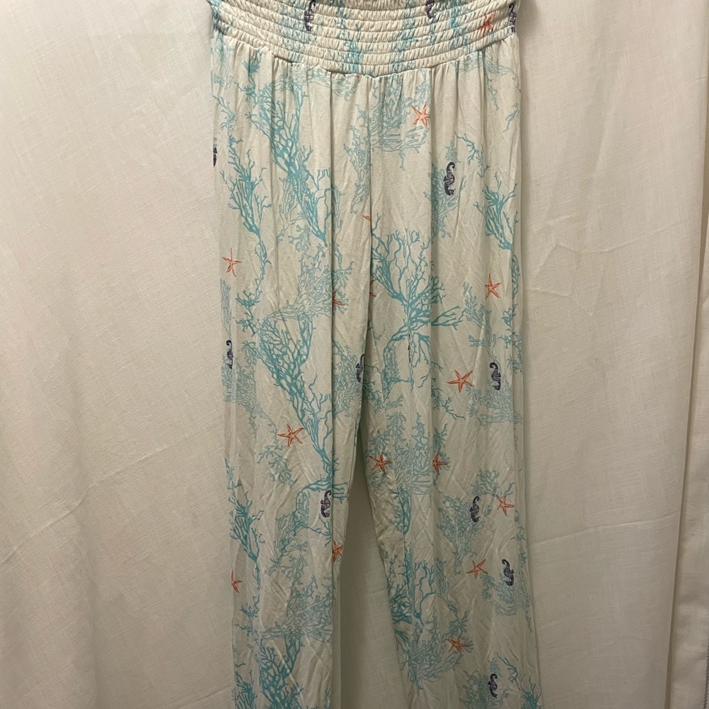 Everly Grey maternity pants. Size XS. Seahorse print